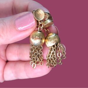 Vtg brushed goldtone clip earrings w/ dangling chains MCM octopus